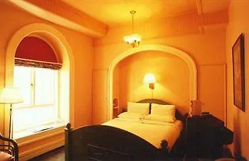 The Bedford Regency Hotel Victoria 3*,